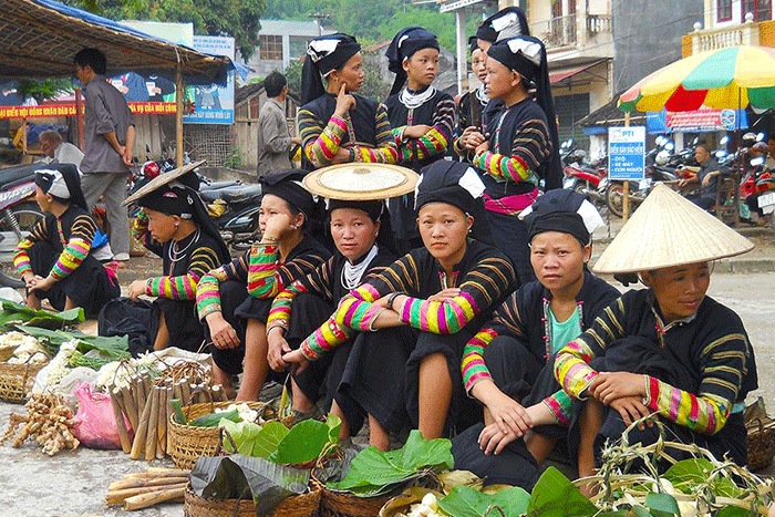 Pho Doan market, Pu Luong